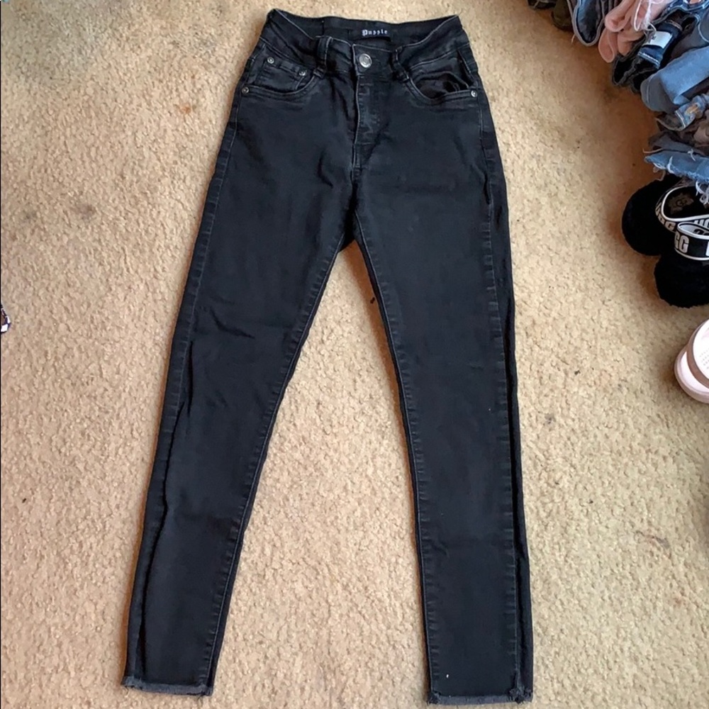 Cropped stretchy material